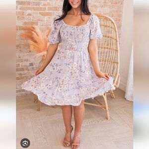 Calista lilac floral A-line knee-length puff sleeve dress, pockets,rayon, sz L.